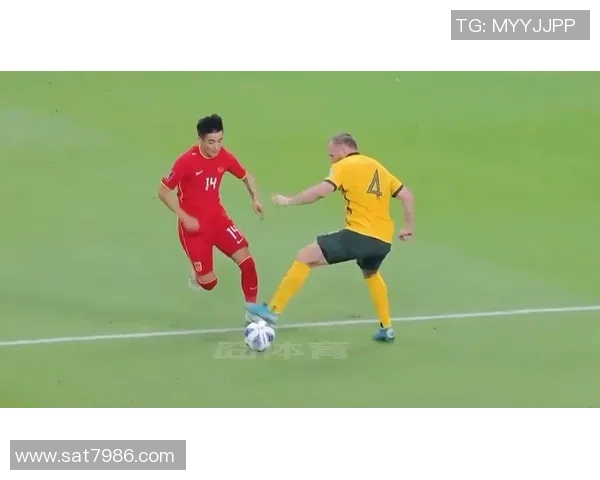 外国球星与国足球员激烈对抗赛精彩纷呈 见证跨国球技的巅峰较量 外国球星与国足球员激烈对抗赛精彩纷呈 见证跨国球技的巅峰较量